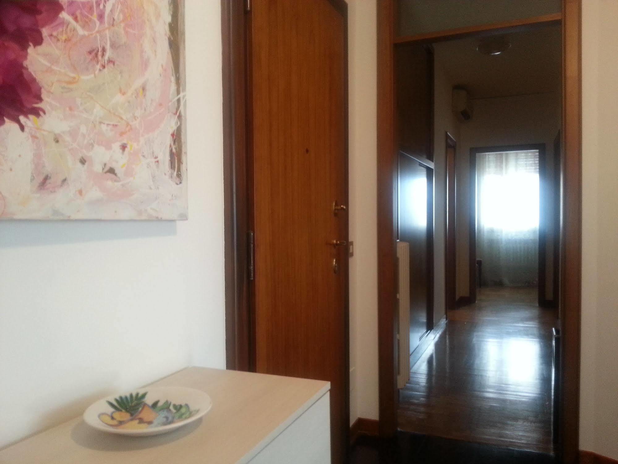 Appartamento Con 2 Camere E Garage Privato! Pádua Exterior foto