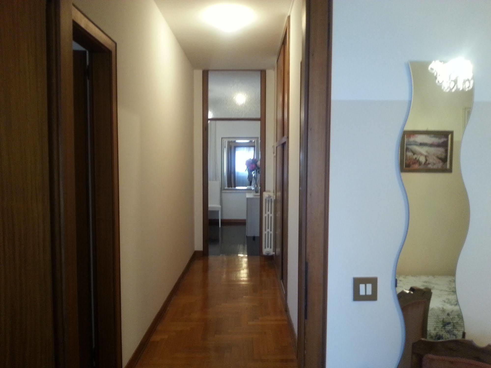 Appartamento Con 2 Camere E Garage Privato! Pádua Exterior foto